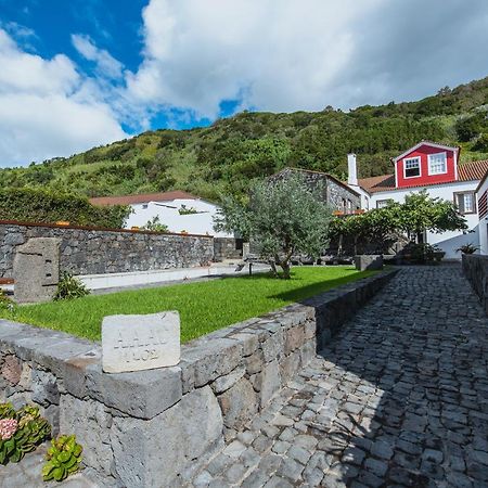 Casa Do Brasao Apartment Lajes do Pico Luaran gambar