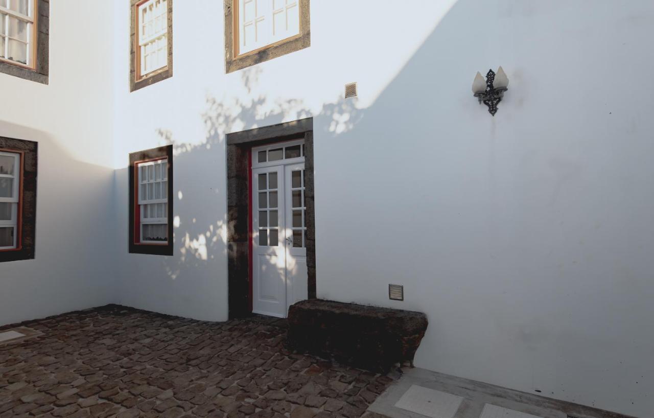 Casa Do Brasao Apartment Lajes do Pico Luaran gambar