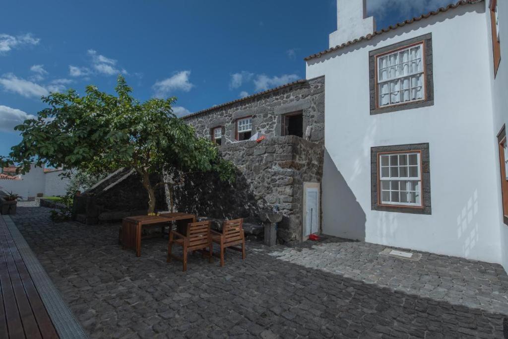 Casa Do Brasao Apartment Lajes do Pico Luaran gambar