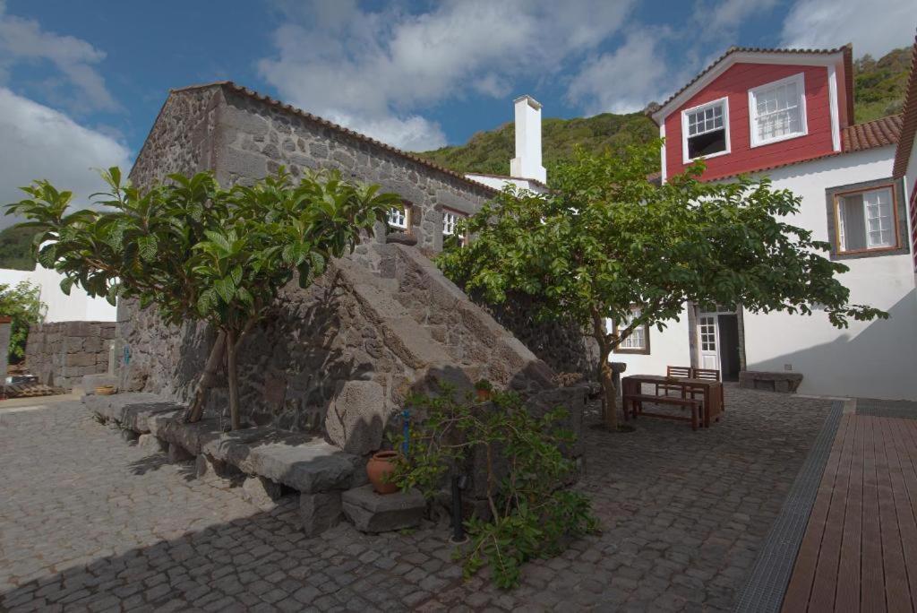 Casa Do Brasao Apartment Lajes do Pico Luaran gambar